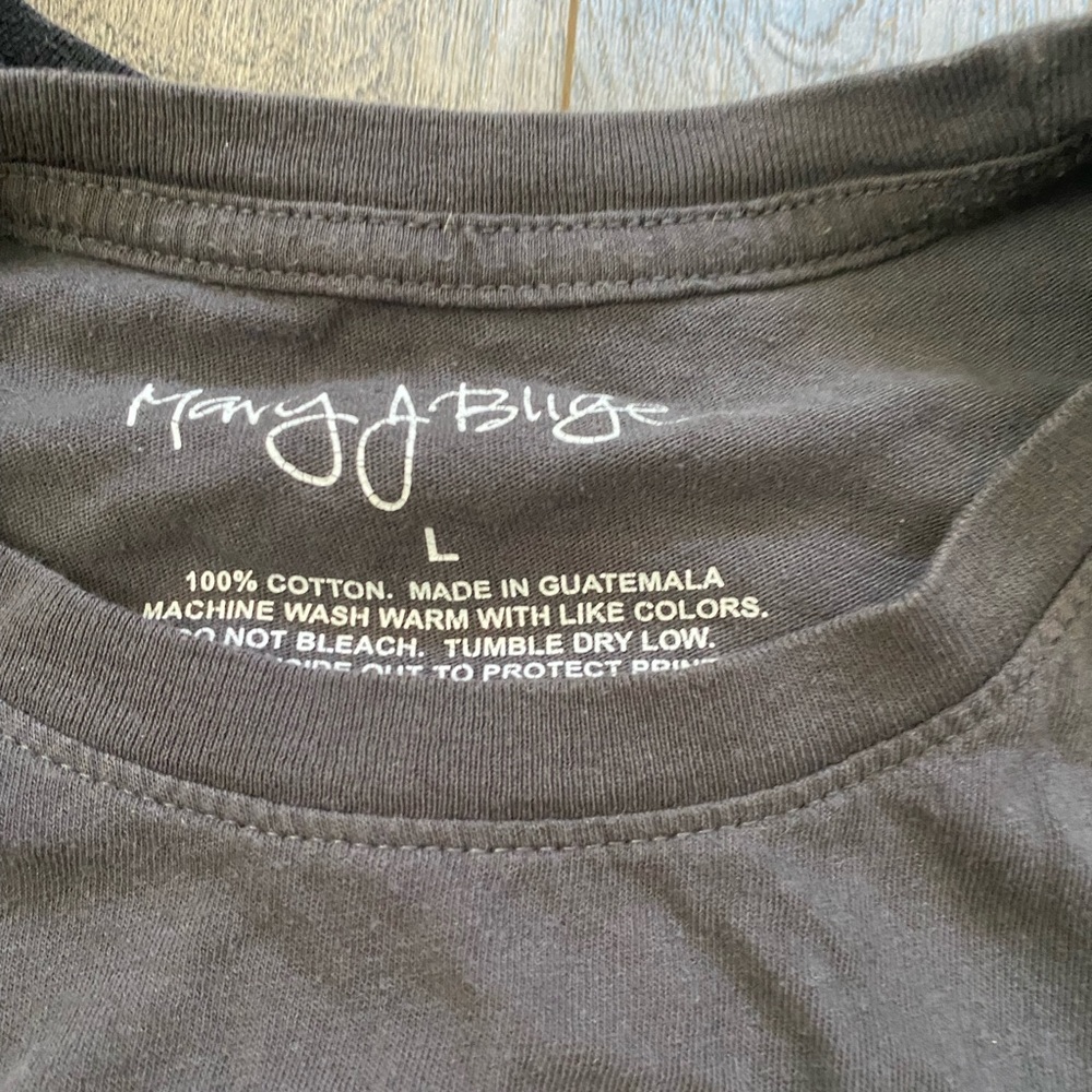 graphic tee - Picture 2 of 7
